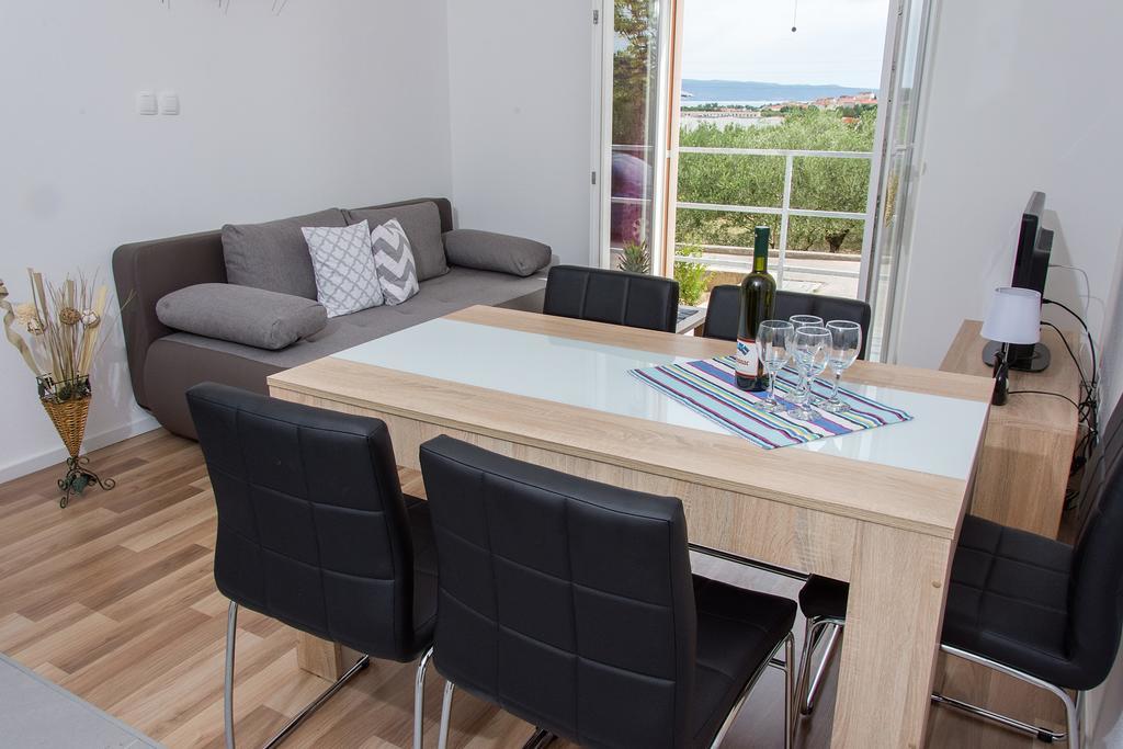 Apartment Gamma With Hydromassage Mini Pool Near Split Žrnovnica Exterior foto
