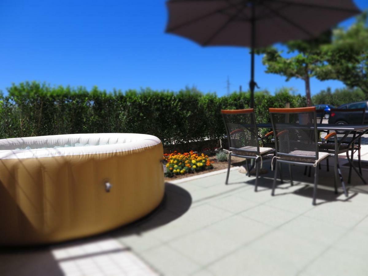 Apartment Gamma With Hydromassage Mini Pool Near Split Žrnovnica Exterior foto