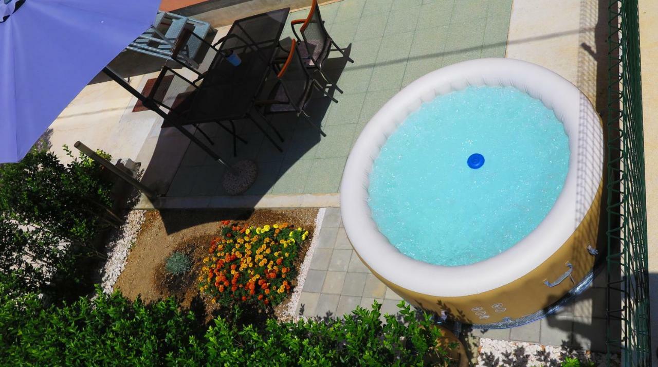 Apartment Gamma With Hydromassage Mini Pool Near Split Žrnovnica Exterior foto